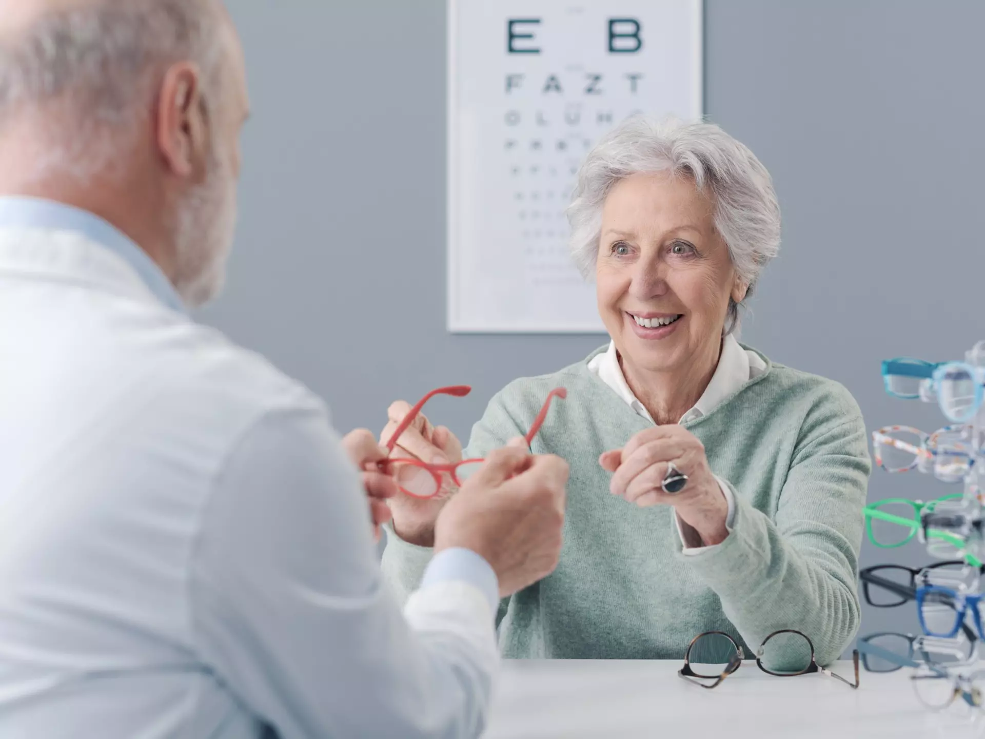 Senior Eye Health Guide: Protecting Your Vision as You Age