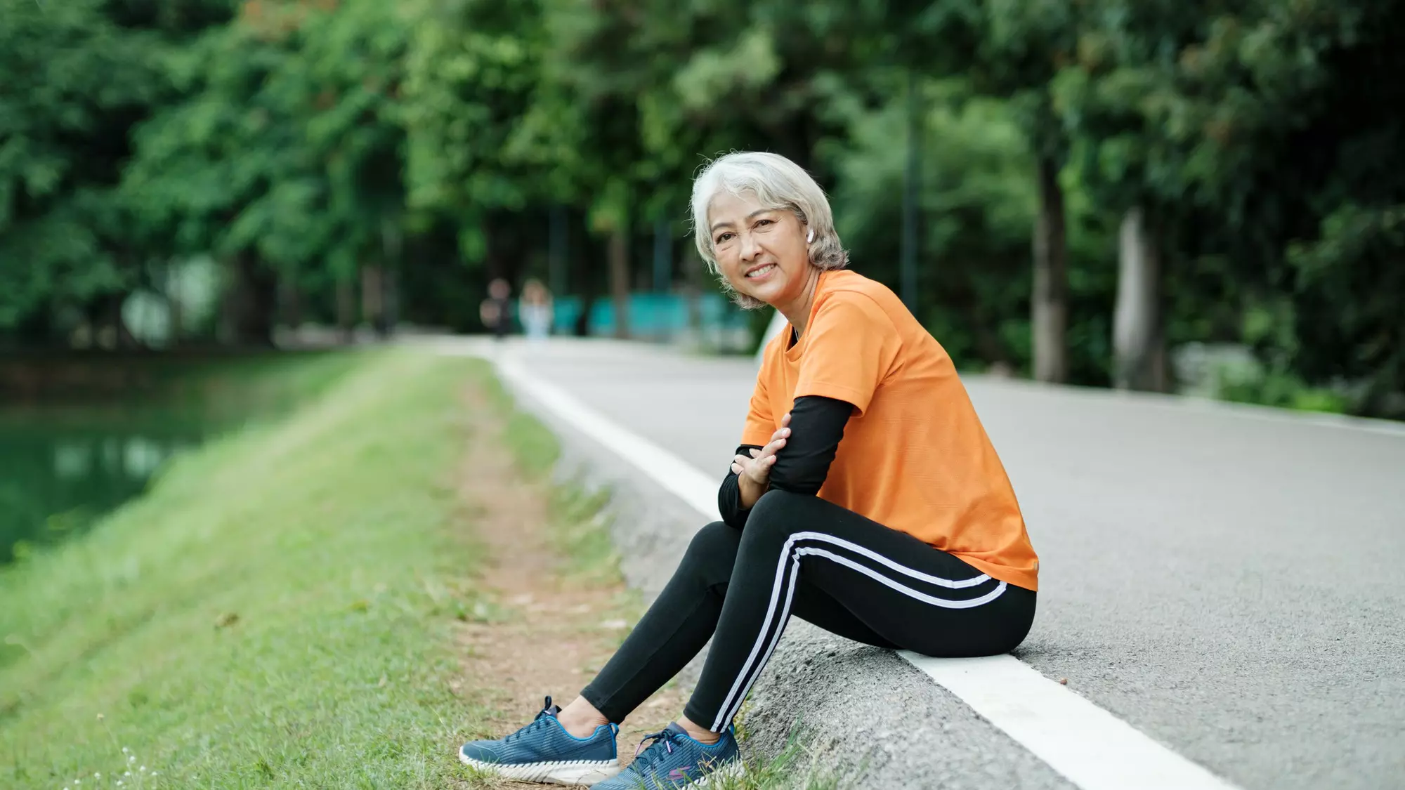 The Ultimate Guide To Choosing The Best Walking Shoes For Seniors