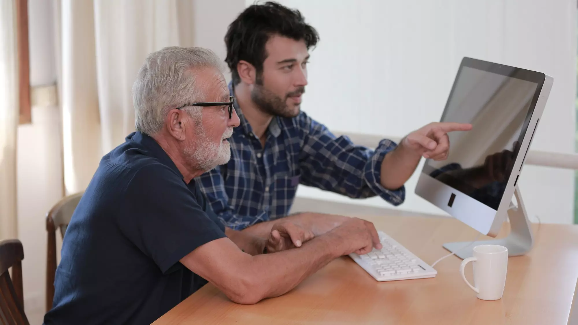 How to Protect Your Elderly Parent From Scams: A Complete Guide