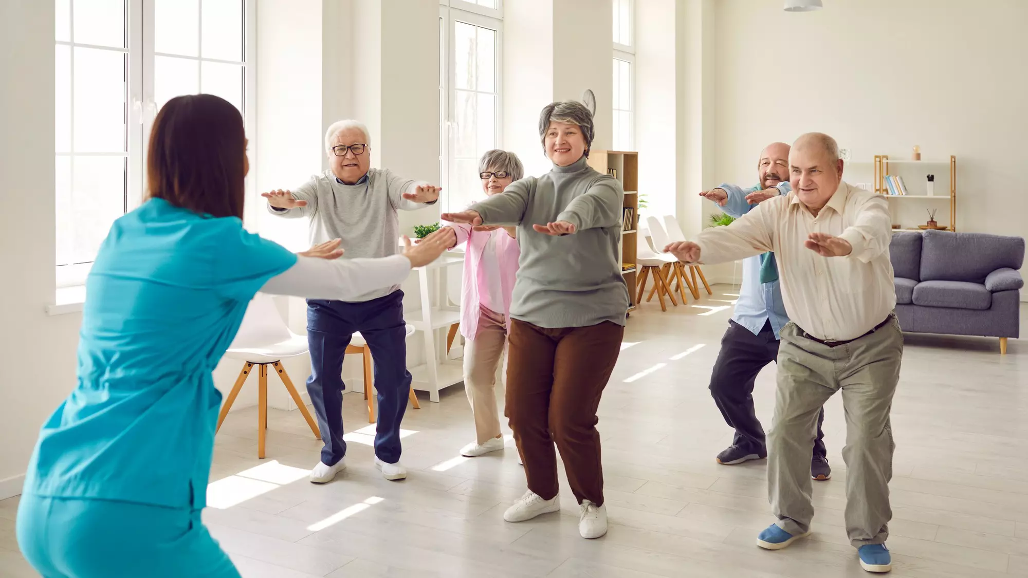 Hip Replacement Recovery Guide for Seniors: What to Expect Week by Week