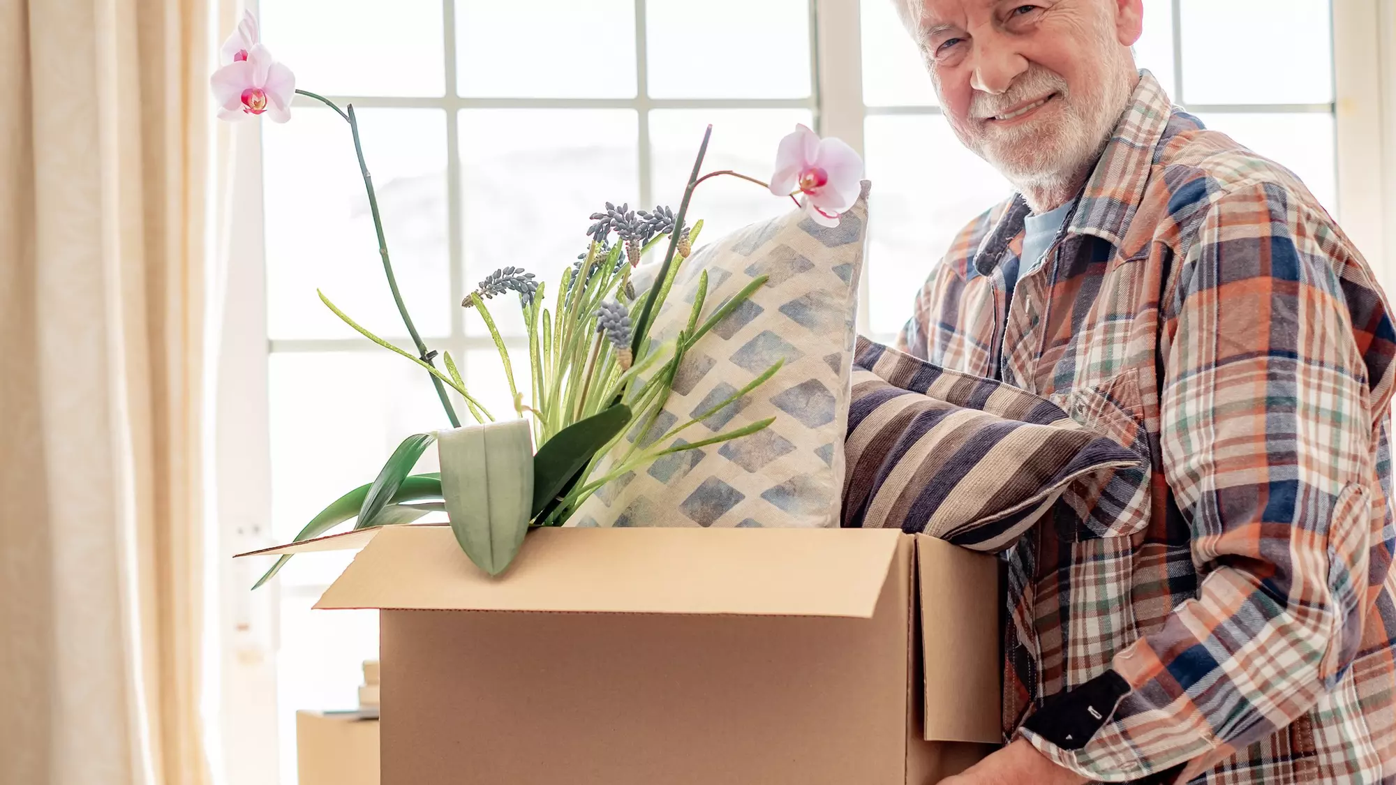 Downsizing for Seniors: A Step-by-Step Guide to Simplifying Your Life